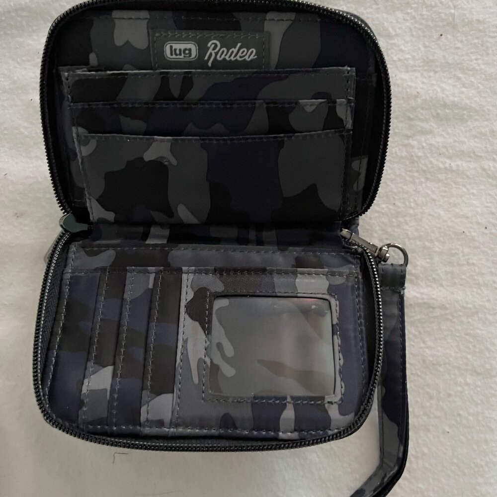 LUG Rodeo Gray Camo Wristlet/Purse/Wallet W/Removeable Strap - Picture 4 of 8